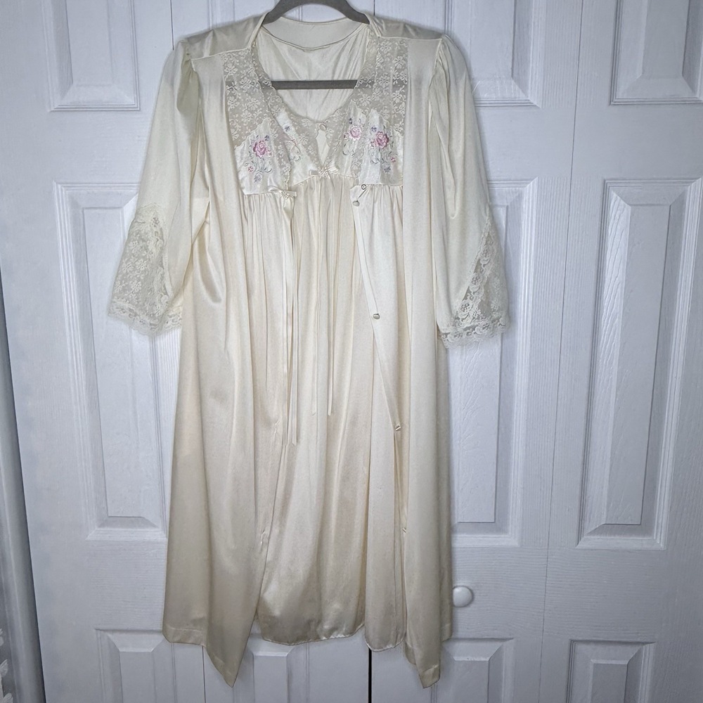 Vintage Lorraine USA Cream Lace Embroidered Nightgown Robe‎ Set M Cottage Core
